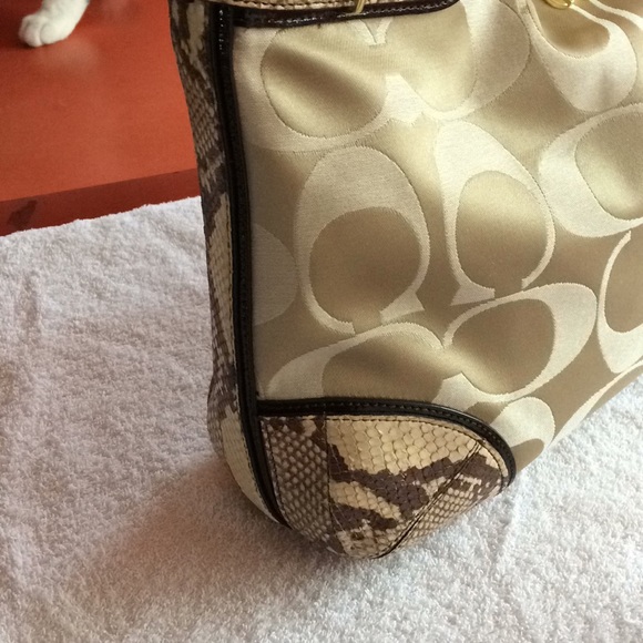 Coach Hobo Bag - Picture 9 of 16